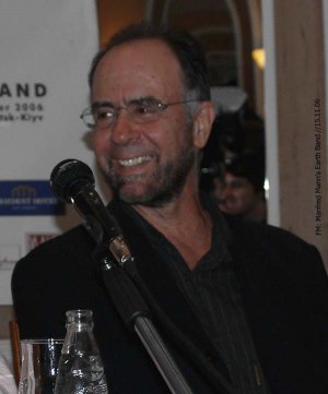 Manfred Mann's Earth Band: +1 ������ �� ����� | ����