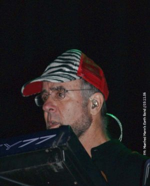 Manfred Mann's Earth Band: +1 ������ �� ����� | ����