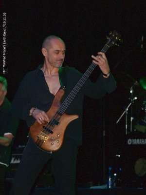 Manfred Mann's Earth Band: +1 ������ �� ����� | ����