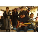 Viva Guitar House!