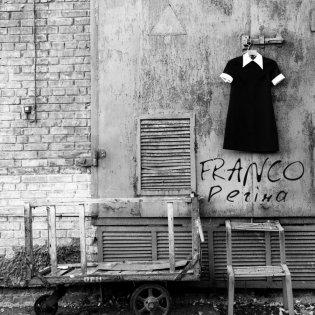 �����